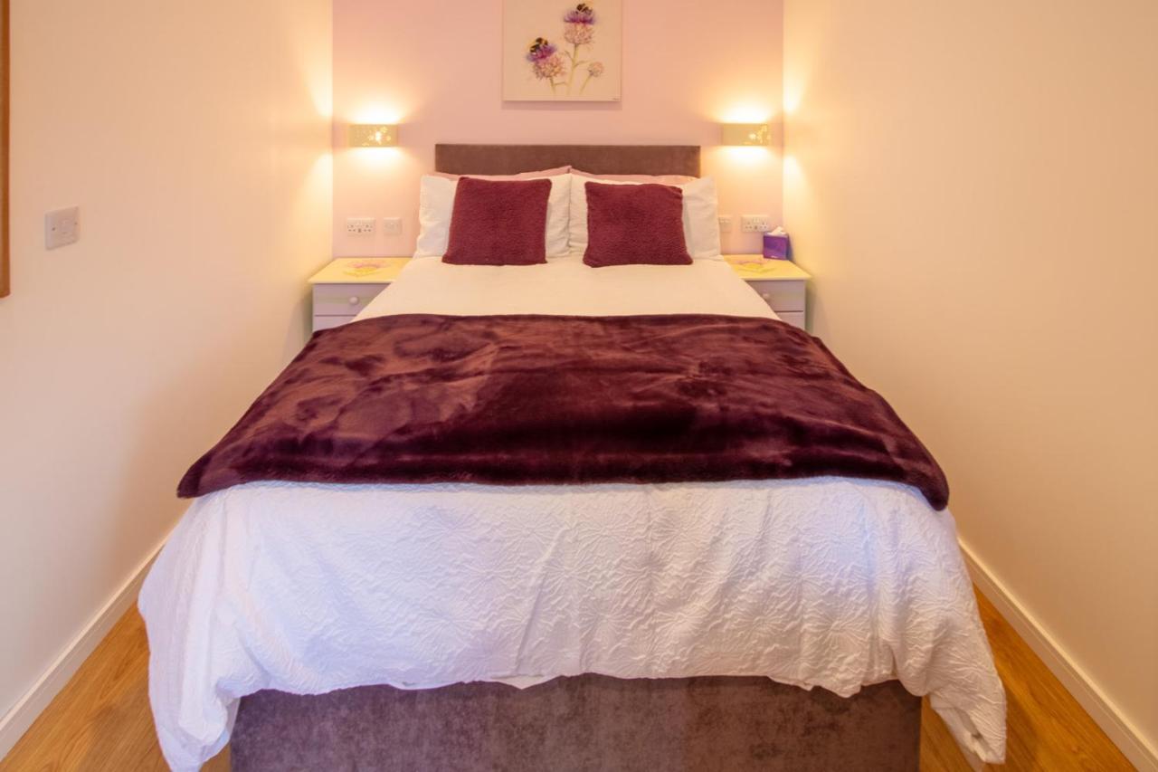 Allt Mor Rentals - Chalet With Hot Tub, And Studio Apartment No Hot Tub Ройбрідж Екстер'єр фото